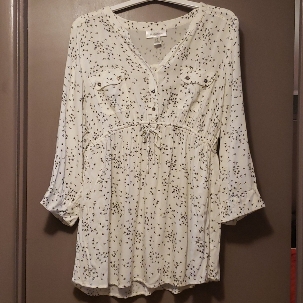 ☀️2/$25☀️ EUC maternity top